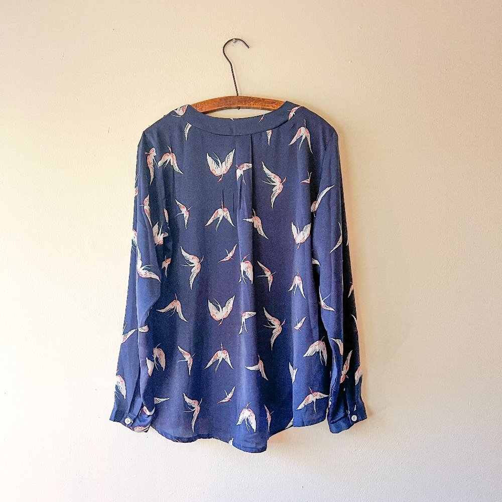 Long Sleeve Silky Crane V-neck Navy and White Blouse Birds Zeagoo L - Picture 3 of 5
